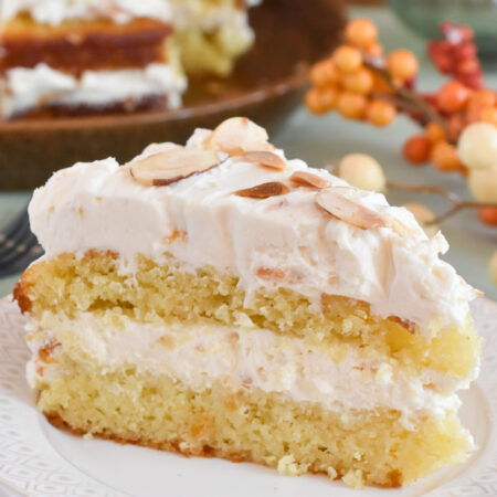 Image of Almond Cake with Apricot Mascarpone Recipe